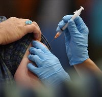 Why doctors and nurses are dissing the flu shot