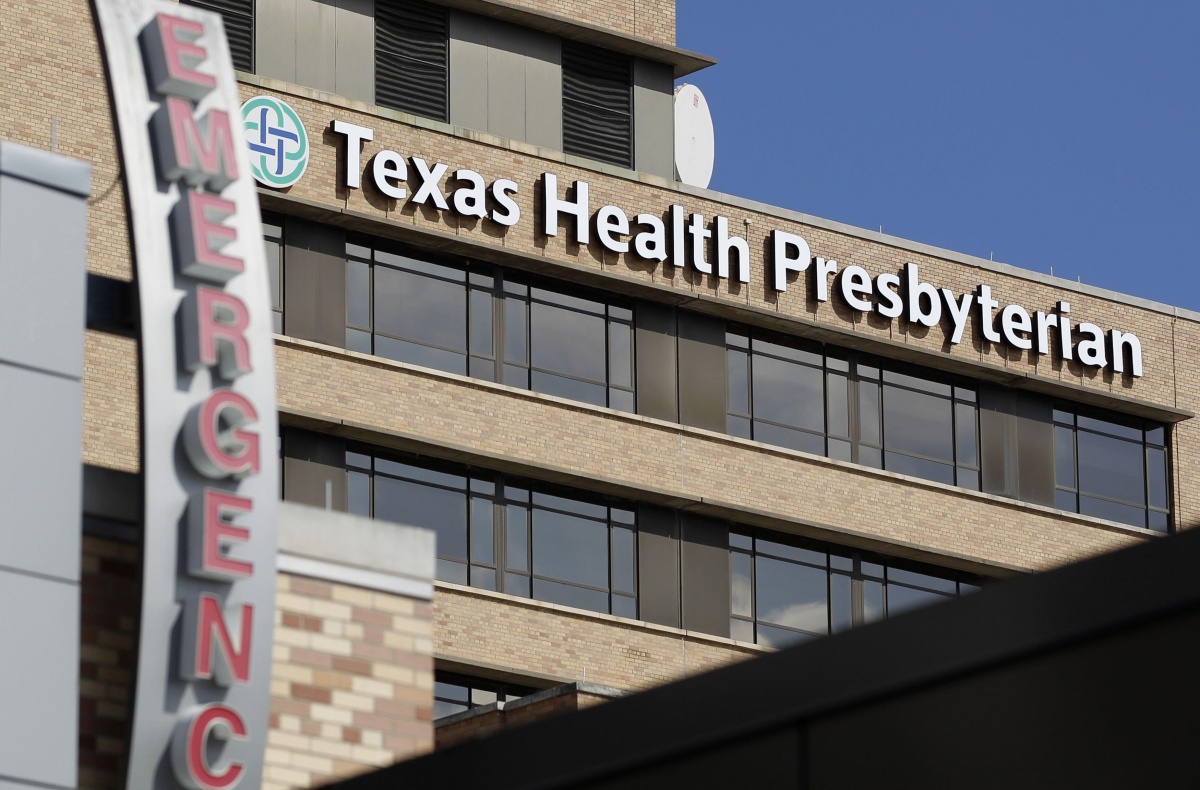 141012-usnews-dallas-ebola-hospital-gv-620_9d8c02abc7847247bf62b2d621b6a8e4