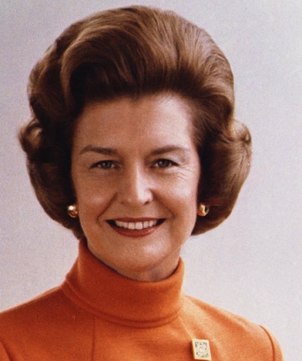 Betty_Ford,_official_White_House_photo_color,_1974_(cropped)